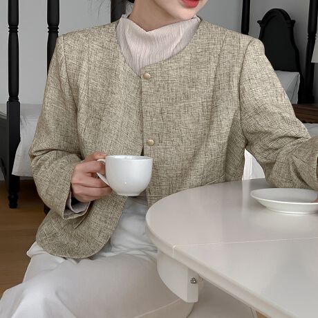 Ƃm[J[fUC͂́AlJWAȃuU[WPbgłBtg̓VO{^dlŁACi[I΂񂵂₷ꖇBEGXgɂĒ悭tBbgAƊƔ𗼗܂Bɂ̓{^t̃Xgbv{Aו܂ł̂dオBobNɂ̓xg̐ؑւAp܂ŔĂ܂BpcɂXJ[gɂ킹₷AIIt킸L􂵂܂BJ[O[/J[L/ItzCgi̐F͕BQƂBTCY:P(cm)yt[z55cm/g54cm/41cm/61cmH̊֌WAe̐ӏ(u)y}3cmzx͌덷̋e͈͂ƂĒĂ܂Bfރ|GXe65%ERbg35%nӂLkȂȂn聚YChinafg160cmipTCYt[jGߏt/H