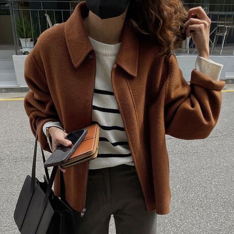 ChJ[ۓIȃE[V[gWPbgBƂgƗ̓IȃobNVGbgŁAƂȂꊴoBtg͊JĂĂlɂȂfUCŁACi[Ƃ̃C[hy߂܂B_炩ȑfނŒSnKB␞̎dĂJŁAVvȂx̍ꖇłBpcɂXJ[gɂ킹₷AIIt킸􂷂閜\AE^[łBJ[ubN/uE/O[i̐F͕BQƂBTCY:P(cm)yt[z60cm/g50cm/45cm/53cmH̊֌WAe̐ӏ(u)y}3cmzx͌덷̋e͈͂ƂĒĂ܂Bfރ|GXe100%nӂLkȂȂn聚YChinafg160cmipTCYt[jGߏH/~