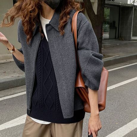 ChJ[ۓIȃE[V[gWPbgBƂgƗ̓IȃobNVGbgŁAƂȂꊴoBtg͊JĂĂlɂȂfUCŁACi[Ƃ̃C[hy߂܂B_炩ȑfނŒSnKB␞̎dĂJŁAVvȂx̍ꖇłBpcɂXJ[gɂ킹₷AIIt킸􂷂閜\AE^[łBJ[ubN/uE/O[i̐F͕BQƂBTCY:P(cm)yt[z60cm/g50cm/45cm/53cmH̊֌WAe̐ӏ(u)y}3cmzx͌덷̋e͈͂ƂĒĂ܂Bfރ|GXe100%nӂLkȂȂn聚YChinafg160cmipTCYt[jGߏH/~