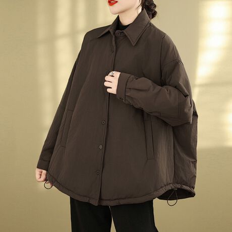 ƂI[o[TCY͂̃VcWPbgBɂ̓h[XgOtŁAVGbg݁Btg̓{^dlŒEX[YB̃|PbgTCh|PbgŁApƃfUC𗼗B̓[Abv\ŁAȂꂽۂɁBobNX^CƂĂāAǂ̊pxfꖇłB_炩ȑfނŒSnKBpcɂXJ[gɂ킹₷AIIt킸􂷂閜\AE^[łBJ[ubN/x[W/`Ri̐F͕BQƂBTCY:P(cm)yt[z70cm/g74cm/58cm/48cmH̊֌WAe̐ӏ(u)y}3cmzx͌덷̋e͈͂ƂĒĂ܂Bfރ|GXe65%ERbg35%nӂLkȂȂn聚YChinafg163cmipTCYt[jGߏH/~