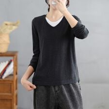 レイヤード風Vネックニットトップス