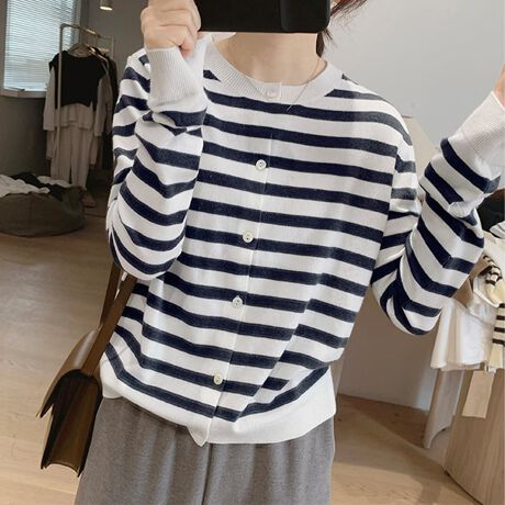 {[_[ۓIȒJ[fBKłBEhlbNdlŁA񌳂͂ƂۂɁBtgɂ̓{^炢AEX[YB␞͔zF؂ւŁAn̂VGbgɎdグ܂BƂTCYŁACi[I΂񂵗͂QłBpcɂXJ[gɂ킹₷AIIt킸􂵂܂BG߂̕ςڂɂd󂷂Af͂̍ꖇłBJ[u[/ubN/O[i̐F͕BQƂBTCY:P(cm)yt[z63cm/g52cm/35cm/63cmH̊֌WAe̐ӏ(u)y}3cmzx͌덷̋e͈͂ƂĒĂ܂Bfރ[50%EiC30%E|GXe20%nӂLk₠聚ȂnȂYChinafg160cmipTCYt[jGߏt/H