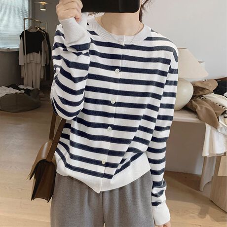 {[_[ۓIȒJ[fBKłBEhlbNdlŁA񌳂͂ƂۂɁBtgɂ̓{^炢AEX[YB␞͔zF؂ւŁAn̂VGbgɎdグ܂BƂTCYŁACi[I΂񂵗͂QłBpcɂXJ[gɂ킹₷AIIt킸􂵂܂BG߂̕ςڂɂd󂷂Af͂̍ꖇłBJ[u[/ubN/O[i̐F͕BQƂBTCY:P(cm)yt[z63cm/g52cm/35cm/63cmH̊֌WAe̐ӏ(u)y}3cmzx͌덷̋e͈͂ƂĒĂ܂Bfރ[50%EiC30%E|GXe20%nӂLk₠聚ȂnȂYChinafg160cmipTCYt[jGߏt/H