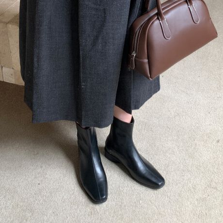 XNGAgDƑq[̃V[gu[cłBTChWbvdlŒEX[YAZɂꑫB芴̂q[ŕ₷AԂ̊OoɂΉB܂͂ƂVGbgŁArʂ҂ł܂BXJ[gɂpcɂ킹₷AR[f̕L܂BVvȂꂽfUCŁAIIt킸BGߊꂽX^COɂ҂̃ACełBJ[ubN/`Ri̐F͕BQƂBTCY:P(cm)q[3cmH̊֌WAe̐ӏ(u)y}3cmzx͌덷̋e͈͂ƂĒĂ܂BfލbfށFvEfށFꁚYChina