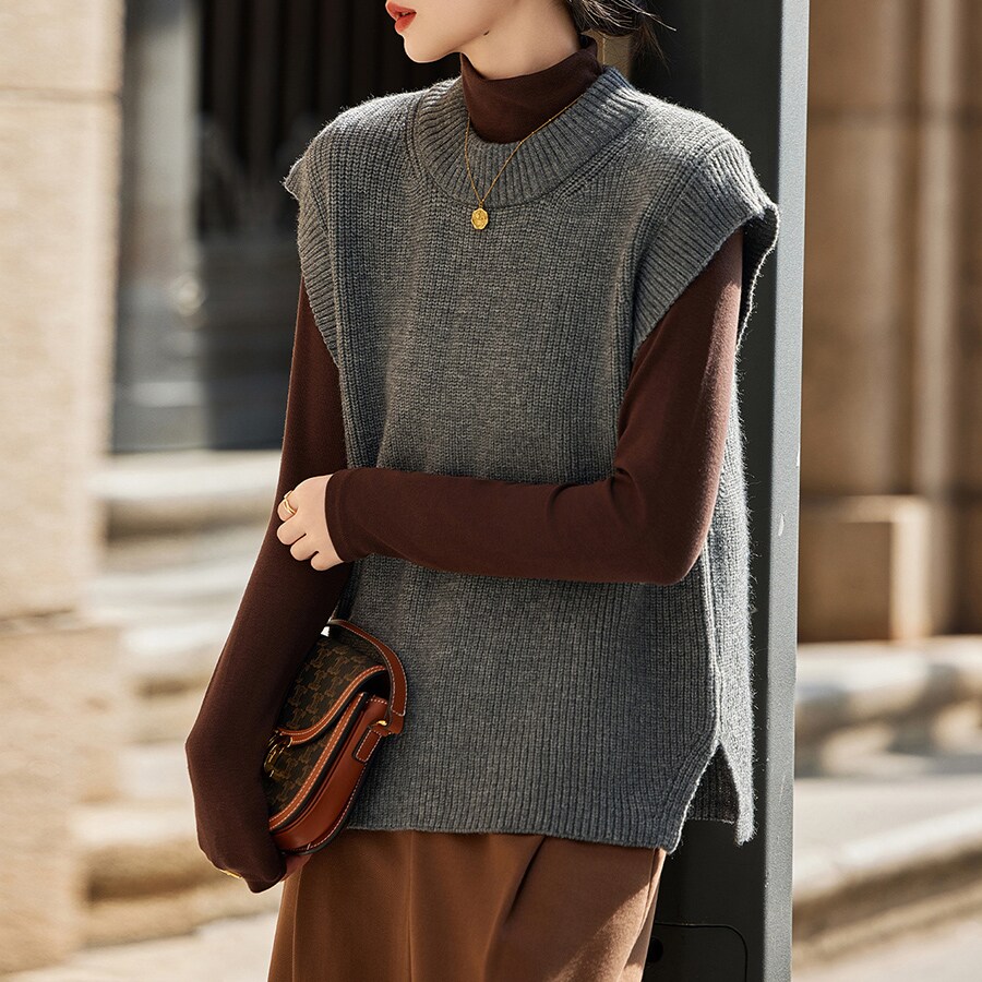 リブ編みハイネックジッパーニットベスト ブラウン サイドスリットハイネックニットベスト | ドゥーベル(Doux Belle