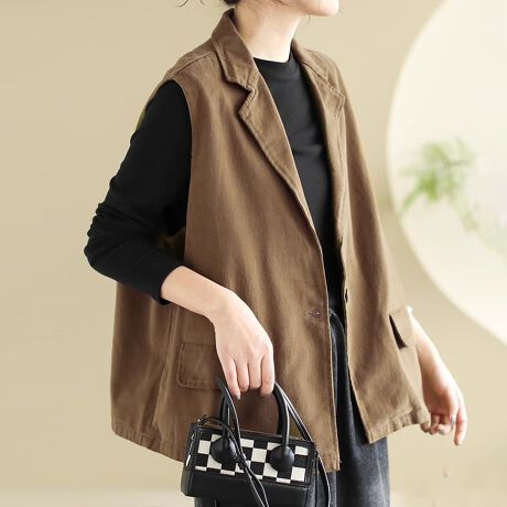 e[[hdẴm[X[uxXgłBtgɂ̓{^Ƒ傫߃|PbgzuApƃfUC𗼗Byt̋݌AƊƂȂꊴo܂B܂͂ƂCŁACi[Ƃ̃C[hy߂܂Bwʂɂ̓{^t̃fBe[{ApɂANZgBpcɂXJ[gɂ킹₷AIIt킸􂵂܂BG߂̕ςڂɂd󂷂Af͂̍ꖇłBJ[uE/ubN/J[L/^i̐F͕BQƂBTCY:P(cm)yMz62cm/g58cm/41cmyLz63cm/g60cm/42cmyLL/XLz64cm/g62cm/43cmH̊֌WAe̐ӏ(u)y}3cmzx͌덷̋e͈͂ƂĒĂ܂Bfރ|GXe65%ERbg35%nӂLkȂȂnȂYChinafg160cmipTCYMjGߏt/H