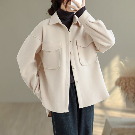 VcoŒ钷WPbgłBtgɂ͑傫߂̃|Pbg2zuAfUCƎp𗼗B{^tŒEȒPACi[ŕLX^CO\łBƂVGbgŁAbNXSnB̓EhJbgŁÂۂɎdグ܂BpcɂXJ[gɂ킹₷AIIt킸􂵂܂BG߂̕ςڂɂd󂷂Af͂̍ꖇłBJ[x[W/ubNi̐F͕BQƂBTCY:P(cm)yLzO64cm/㑍72cm/g59cm/56cm/52cmyLL/XLzO65cm/㑍73cm/g61cm/57cm/53cmy3L/2XLzO66cm/㑍74cm/g63cm/58cm/54cmH̊֌WAe̐ӏ(u)y}3cmzx͌덷̋e͈͂ƂĒĂ܂Bfރ|GXe100%nӂLkȂȂnȂYChinafg160cmipTCYLjGߏH/~