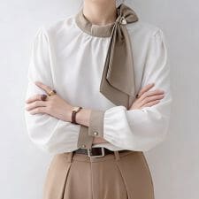 配色スカーフ付きブラウス