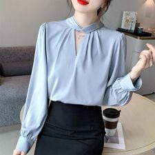 プリーツネック×バックリボンブラウス