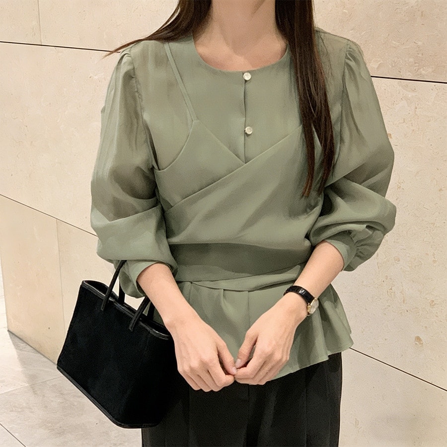 ラップ風デザインブラウス