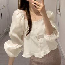 スクエアネック×パフスリーブブラウス