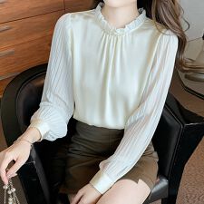 パール付きプリーツスリーブブラウス