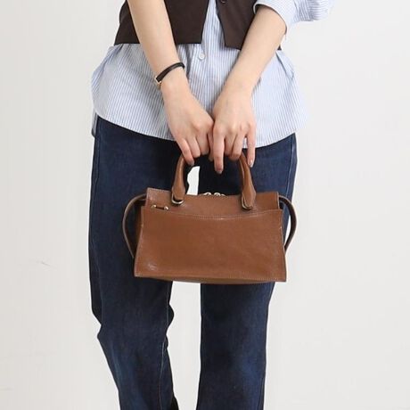 [^ԁFR9781720]Be[WobOCXs[V𓾂AuofBvV[YnhobOoByDesignzXNGAȃtH̃V[vȈۂƃmX^WbNȕ͋CZAJWAȃnhobOBǂ͋CȂAX̃[h[uɓސꂽfUCŁACɍ킹ėlXȃX^COɍ킹Ă܂BRpNgȈۂŋ@\xłA500ml̃{gAPAX̕Kv\ʂ[܂BÕI[v|Pbgɂ̓X}[gtHȂǂɎoו̎[\łB\tgȃU[œWJĂ̂ŁAgނƂŏo邽݂₵Ȃ₩|CgłB̑_ƂėlXȃX^COɍ킹ĂobOłByMaterialz̓Iȕ\͂̃^jS[gV[YpLX^Y̑ԂȂ€̌ɁAtxW^uE^j₵̗pĂ܂BɏkO邱ƂłӂƏ_炩Â݂vɎdグĂ܂B݂ȂyAɂ̂ŁAgƂɉ܂̂ŁAoNωy݂܂BnhオF10cmV_[F110cmOFO|Pbg~1FI[v|Pbg~2At@Xi[|Pbg~1yCɓo^zCɂȂACéwCɓo^x߂łBICTCg̊eACeɂun[g}[NvNbNĊȒPɒǉł܂BCɓACeA݌Ɏc킸EēׂȂǃLy[ΏۂɂȂꍇɂm点܂BƖ̊֌WɂAۂFČꍇ܂B܂Ap\REX}[gtHȂǂ̊ɂA኱iƉ摜̃J[قȂꍇ܂Bd:520g