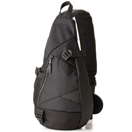 [^:F-611]TCNOȂǂ̃ANeBuȃV[Ƀsb^ȃ{fBobOOɂ̓{g̎[ɕ֗ȃbV|Pbgt@Xi[|PbgȂǂC[̓TCht@Xi[傫ĴŁAו̏o₷