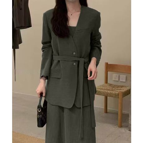 [^:mte56531a]fUCƂm[J[fUC̃WPbgB~j}ȃVGbgłBtg{^ƃEGXg{ANZgƂȂARɃVGbg𒲐\łBy₩ȑfފAG߂킸LV[Ŋ􂵂܂BfރeZChpc}LVXJ[gƍ킹āAbNX̂X^CɁB^CgXJ[ge[p[hpcƑgݍ킹āAꂢ߂ȃItBXR[fɂBfjƃXj[J[킹āAJWA_EX^CO߂łB73 g55 42 ŏ61