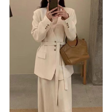 [^:mte56531a]fUCƂm[J[fUC̃WPbgB~j}ȃVGbgłBtg{^ƃEGXg{ANZgƂȂARɃVGbg𒲐\łBy₩ȑfފAG߂킸LV[Ŋ􂵂܂BfރeZChpc}LVXJ[gƍ킹āAbNX̂X^CɁB^CgXJ[ge[p[hpcƑgݍ킹āAꂢ߂ȃItBXR[fɂBfjƃXj[J[킹āAJWA_EX^CO߂łB73 g55 42 ŏ61