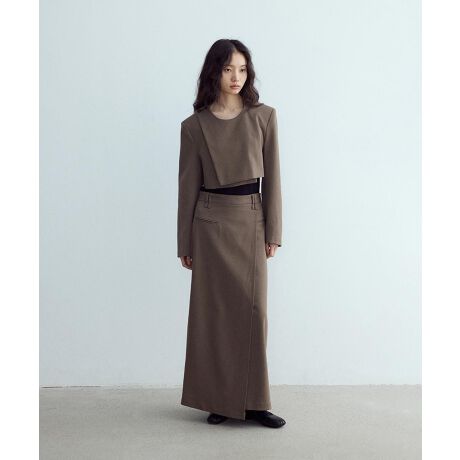 [^:dheh7110a] fabricSnƎplA㎿ȓVRfށBlKŕ֗Ɗ悤ȍi̐ngp܂B styleVvŃNVbNȗsɍEȂX^C񋟁BɃX^CbVł葱܂B detailiȃ{^AWbp[ADڂȂǍו̃fBe[ɂAi̕i߂܂B coordinatelXȃV[ɑΉł悤ALR[fBl[gpӂp߂܂BuDECADE CLASSICvt@bV͗lXȎ̃X^C󂯌pAzAiĂ܂B20ÑGKXA70ÑgA90ÑVvBɂ͎̏ےƁANꂽBꖳ̃X^Clߍ܂Ă܂BDECADE CLASSIC͂ȃNVbNX^CɌ̃_wZAVlƐVȖ͂fUCĂt@bVuhłBߋwсAɐ܂ςNVbNTCNADECADE CLASSICVt@bVX^CƋɂ͂܂B36.5g5345.5ŏ60