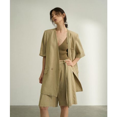 [^:gxic4158a] fabricSnƎplA㎿ȓVRfށBlKŕ֗Ɗ悤ȍi̐ngp܂B styleVvŃNVbNȗsɍEȂX^C񋟁BɃX^CbVł葱܂B detailiȃ{^AWbp[ADڂȂǍו̃fBe[ɂAi̕i߂܂B coordinatelXȃV[ɑΉł悤ALR[fBl[gpӂp߂܂BuDECADE CLASSICvt@bV͗lXȎ̃X^C󂯌pAzAiĂ܂B20ÑGKXA70ÑgA90ÑVvBɂ͎̏ےƁANꂽBꖳ̃X^Clߍ܂Ă܂BDECADE CLASSIC͂ȃNVbNX^CɌ̃_wZAVlƐVȖ͂fUCĂt@bVuhłBߋwсAɐ܂ςNVbNTCNADECADE CLASSICVt@bVX^CƋɂ͂܂B81g57.544ŏ32.5