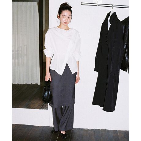 [^:nfu23121a] fabricSnƎplA㎿ȓVRfށBlKŕ֗Ɗ悤ȍi̐ngp܂B styleVvŃNVbNȗsɍEȂX^C񋟁BɃX^CbVł葱܂B detailiȃ{^AWbp[ADڂȂǍו̃fBe[ɂAi̕i߂܂B coordinatelXȃV[ɑΉł悤ALR[fBl[gpӂp߂܂BuDECADE CLASSICvt@bV͗lXȎ̃X^C󂯌pAzAiĂ܂B20ÑGKXA70ÑgA90ÑVvBɂ͎̏ےƁANꂽBꖳ̃X^Clߍ܂Ă܂BDECADE CLASSIC͂ȃNVbNX^CɌ̃_wZAVlƐVȖ͂fUCĂt@bVuhłBߋwсAɐ܂ςNVbNTCNADECADE CLASSICVt@bVX^CƋɂ͂܂B71g5654.6ŏ54