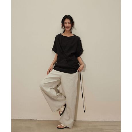 [^:res501018a] fabricSnƎplA㎿ȓVRfށBlKŕ֗Ɗ悤ȍi̐ngp܂B styleVvŃNVbNȗsɍEȂX^C񋟁BɃX^CbVł葱܂B detailiȃ{^AWbp[ADڂȂǍו̃fBe[ɂAi̕i߂܂B coordinatelXȃV[ɑΉł悤ALR[fBl[gpӂp߂܂BuDECADE CLASSICvt@bV͗lXȎ̃X^C󂯌pAzAiĂ܂B20ÑGKXA70ÑgA90ÑVvBɂ͎̏ےƁANꂽBꖳ̃X^Clߍ܂Ă܂BDECADE CLASSIC͂ȃNVbNX^CɌ̃_wZAVlƐVȖ͂fUCĂt@bVuhłBߋwсAɐ܂ςNVbNTCNADECADE CLASSICVt@bVX^CƋɂ͂܂B68g4784