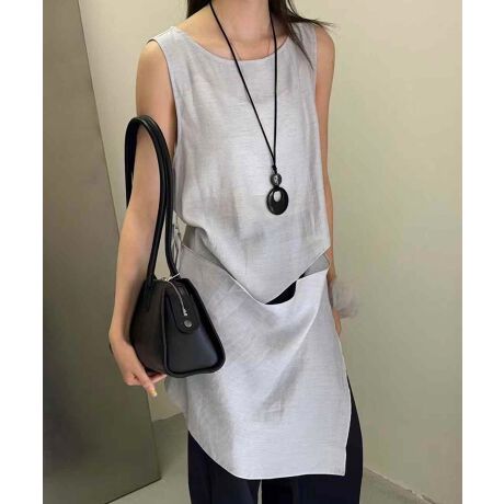 [^:ayn22125a] fabricSnƎplA㎿ȓVRfށBlKŕ֗Ɗ悤ȍi̐ngp܂B styleVvŃNVbNȗsɍEȂX^C񋟁BɃX^CbVł葱܂B detailiȃ{^AWbp[ADڂȂǍו̃fBe[ɂAi̕i߂܂B coordinatelXȃV[ɑΉł悤ALR[fBl[gpӂp߂܂BuDECADE CLASSICvt@bV͗lXȎ̃X^C󂯌pAzAiĂ܂B20ÑGKXA70ÑgA90ÑVvBɂ͎̏ےƁANꂽBꖳ̃X^Clߍ܂Ă܂BDECADE CLASSIC͂ȃNVbNX^CɌ̃_wZAVlƐVȖ͂fUCĂt@bVuhłBߋwсAɐ܂ςNVbNTCNADECADE CLASSICVt@bVX^CƋɂ͂܂BO84 g48.5 36