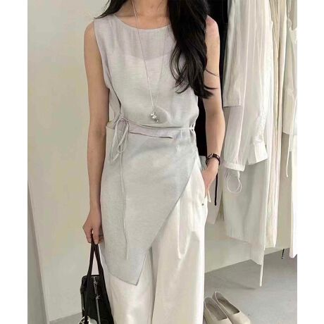 [^:ayn22125a] fabricSnƎplA㎿ȓVRfށBlKŕ֗Ɗ悤ȍi̐ngp܂B styleVvŃNVbNȗsɍEȂX^C񋟁BɃX^CbVł葱܂B detailiȃ{^AWbp[ADڂȂǍו̃fBe[ɂAi̕i߂܂B coordinatelXȃV[ɑΉł悤ALR[fBl[gpӂp߂܂BuDECADE CLASSICvt@bV͗lXȎ̃X^C󂯌pAzAiĂ܂B20ÑGKXA70ÑgA90ÑVvBɂ͎̏ےƁANꂽBꖳ̃X^Clߍ܂Ă܂BDECADE CLASSIC͂ȃNVbNX^CɌ̃_wZAVlƐVȖ͂fUCĂt@bVuhłBߋwсAɐ܂ςNVbNTCNADECADE CLASSICVt@bVX^CƋɂ͂܂BO84 g48.5 36