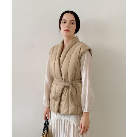 [^:jqt1947a] fabricSnƎplA㎿ȓVRfށBlKŕ֗Ɗ悤ȍi̐ngp܂B styleVvŃNVbNȗsɍEȂX^C񋟁BɃX^CbVł葱܂B detailiȃ{^AWbp[ADڂȂǍו̃fBe[ɂAi̕i߂܂B coordinatelXȃV[ɑΉł悤ALR[fBl[gpӂp߂܂BuDECADE CLASSICvt@bV͗lXȎ̃X^C󂯌pAzAiĂ܂B20ÑGKXA70ÑgA90ÑVvBɂ͎̏ےƁANꂽBꖳ̃X^Clߍ܂Ă܂BDECADE CLASSIC͂ȃNVbNX^CɌ̃_wZAVlƐVȖ͂fUCĂt@bVuhłBߋwсAɐ܂ςNVbNTCNADECADE CLASSICVt@bVX^CƋɂ͂܂B62 g50 48