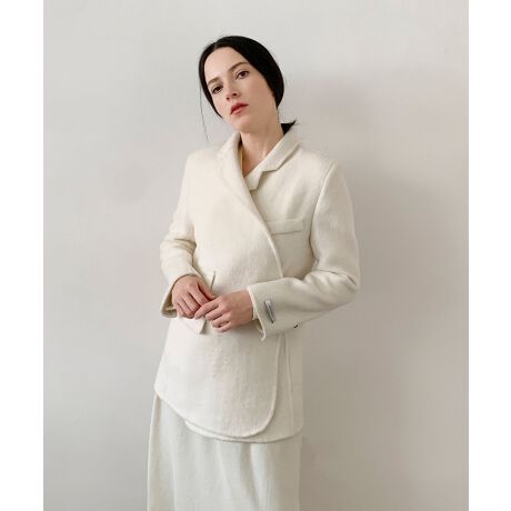 [^:txs223a] fabricSnƎplA㎿ȓVRfށBlKŕ֗Ɗ悤ȍi̐ngp܂B styleVvŃNVbNȗsɍEȂX^C񋟁BɃX^CbVł葱܂B detailiȃ{^AWbp[ADڂȂǍו̃fBe[ɂAi̕i߂܂B coordinatelXȃV[ɑΉł悤ALR[fBl[gpӂp߂܂BuDECADE CLASSICvt@bV͗lXȎ̃X^C󂯌pAzAiĂ܂B20ÑGKXA70ÑgA90ÑVvBɂ͎̏ےƁANꂽBꖳ̃X^Clߍ܂Ă܂BDECADE CLASSIC͂ȃNVbNX^CɌ̃_wZAVlƐVȖ͂fUCĂt@bVuhłBߋwсAɐ܂ςNVbNTCNADECADE CLASSICVt@bVX^CƋɂ͂܂B76 g52 42 ŏ58