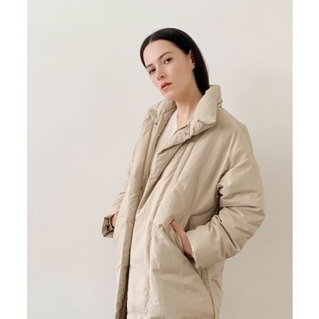 [^:yzj24001a] fabricSnƎplA㎿ȓVRfށBlKŕ֗Ɗ悤ȍi̐ngp܂B styleVvŃNVbNȗsɍEȂX^C񋟁BɃX^CbVł葱܂B detailiȃ{^AWbp[ADڂȂǍו̃fBe[ɂAi̕i߂܂B coordinatelXȃV[ɑΉł悤ALR[fBl[gpӂp߂܂BuDECADE CLASSICvt@bV͗lXȎ̃X^C󂯌pAzAiĂ܂B20ÑGKXA70ÑgA90ÑVvBɂ͎̏ےƁANꂽBꖳ̃X^Clߍ܂Ă܂BDECADE CLASSIC͂ȃNVbNX^CɌ̃_wZAVlƐVȖ͂fUCĂt@bVuhłBߋwсAɐ܂ςNVbNTCNADECADE CLASSICVt@bVX^CƋɂ͂܂B107 g65 61 ŏ50