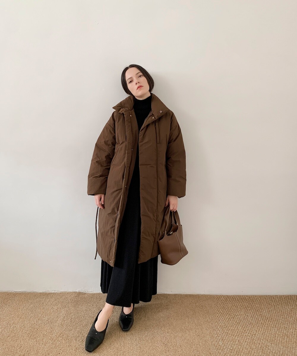 オードリーアンドジョンワッド キルティングスタンドカラーロングダウンコート Audrey and John Wad】シレーキルティングスタンドカラーダウン