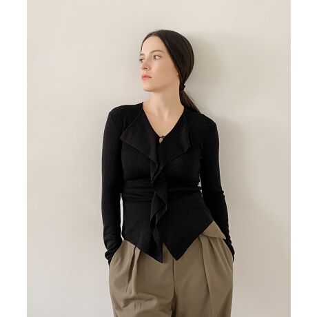 [^:yum2379a] fabricSnƎplA㎿ȓVRfށBlKŕ֗Ɗ悤ȍi̐ngp܂B styleVvŃNVbNȗsɍEȂX^C񋟁BɃX^CbVł葱܂B detailiȃ{^AWbp[ADڂȂǍו̃fBe[ɂAi̕i߂܂B coordinatelXȃV[ɑΉł悤ALR[fBl[gpӂp߂܂BuDECADE CLASSICvt@bV͗lXȎ̃X^C󂯌pAzAiĂ܂B20ÑGKXA70ÑgA90ÑVvBɂ͎̏ےƁANꂽBꖳ̃X^Clߍ܂Ă܂BDECADE CLASSIC͂ȃNVbNX^CɌ̃_wZAVlƐVȖ͂fUCĂt@bVuhłBߋwсAɐ܂ςNVbNTCNADECADE CLASSICVt@bVX^CƋɂ͂܂B35Ag76A60A53