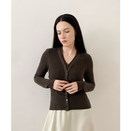 [^:yum2457a] fabricSnƎplA㎿ȓVRfށBlKŕ֗Ɗ悤ȍi̐ngp܂B styleVvŃNVbNȗsɍEȂX^C񋟁BɃX^CbVł葱܂B detailiȃ{^AWbp[ADڂȂǍו̃fBe[ɂAi̕i߂܂B coordinatelXȃV[ɑΉł悤ALR[fBl[gpӂp߂܂BuDECADE CLASSICvt@bV͗lXȎ̃X^C󂯌pAzAiĂ܂B20ÑGKXA70ÑgA90ÑVvBɂ͎̏ےƁANꂽBꖳ̃X^Clߍ܂Ă܂BDECADE CLASSIC͂ȃNVbNX^CɌ̃_wZAVlƐVȖ͂fUCĂt@bVuhłBߋwсAɐ܂ςNVbNTCNADECADE CLASSICVt@bVX^CƋɂ͂܂Bg76A34A62A58