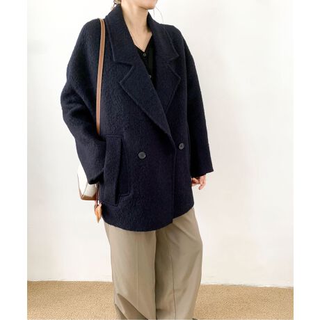 [^:yye8523a] fabricSnƎplA㎿ȓVRfށBlKŕ֗Ɗ悤ȍi̐ngp܂B styleVvŃNVbNȗsɍEȂX^C񋟁BɃX^CbVł葱܂B detailiȃ{^AWbp[ADڂȂǍו̃fBe[ɂAi̕i߂܂B coordinatelXȃV[ɑΉł悤ALR[fBl[gpӂp߂܂BuDECADE CLASSICvt@bV͗lXȎ̃X^C󂯌pAzAiĂ܂B20ÑGKXA70ÑgA90ÑVvBɂ͎̏ےƁANꂽBꖳ̃X^Clߍ܂Ă܂BDECADE CLASSIC͂ȃNVbNX^CɌ̃_wZAVlƐVȖ͂fUCĂt@bVuhłBߋwсAɐ܂ςNVbNTCNADECADE CLASSICVt@bVX^CƋɂ͂܂B61 ŏ50 g65 80