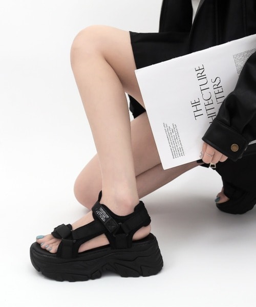 [}C] {[\[ xN x X|[cT_/Shoes in Closet -V[N-iShoes in Closet j BLK
