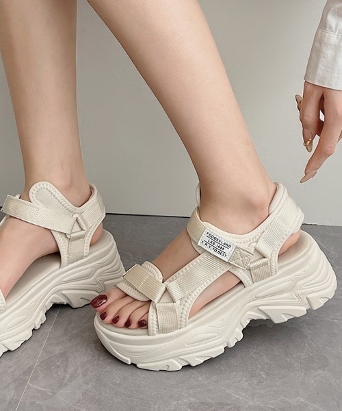 [}C] {[\[ xN x X|[cT_/Shoes in Closet -V[N-iShoes in Closet j IV