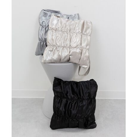 [^:GBG3040]point͓IȃV[OV_[ŁAȂ̃X^CɋPvX܂傤B̏íA؂₩ȃngpV_[obOŁAǂȂoɂ҂̃ACełBƓȃV[OfUCŁAl̖ڂ݊܂BJWAȃX^CʂȃV[܂ŁAL􂷂邱ƊԈႢȂBVvȂۂɎcfUĆAR[fBl[g̃ANZgɂȂAȂ̖͂Ă܂BdetailETOPB}Olbg{^dl/|Pbg~1BEV_[͌Œ߉\BEA4TCY[BEgĥ郉nłBsizeF36cm~F32cm@V_[F105cmcolorAC{[EubNEO[