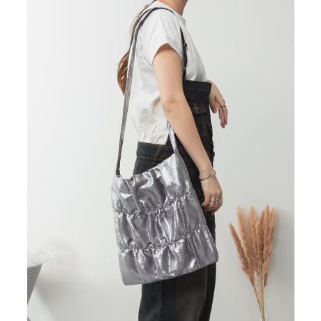 [^:GBG3040]point͓IȃV[OV_[ŁAȂ̃X^CɋPvX܂傤B̏íA؂₩ȃngpV_[obOŁAǂȂoɂ҂̃ACełBƓȃV[OfUCŁAl̖ڂ݊܂BJWAȃX^CʂȃV[܂ŁAL􂷂邱ƊԈႢȂBVvȂۂɎcfUĆAR[fBl[g̃ANZgɂȂAȂ̖͂Ă܂BdetailETOPB}Olbg{^dl/|Pbg~1BEV_[͌Œ߉\BEA4TCY[BEgĥ郉nłBsizeF36cm~F32cm@V_[F105cmcolorAC{[EubNEO[