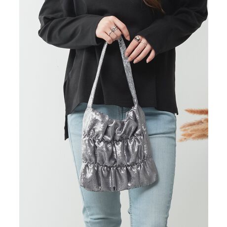 [^:GBG3041]point͓IȃV[OV_[ŁAȂ̃X^CɋPvX܂傤B̏íA؂₩ȃngpV_[obOŁAǂȂoɂ҂̃ACełBƓȃV[OfUCŁAl̖ڂ݊܂BJWAȃX^CʂȃV[܂ŁAL􂷂邱ƊԈႢȂBVvȂۂɎcfUĆAR[fBl[g̃ANZgɂȂAȂ̖͂Ă܂BdetailETOPB}Olbg{^dl/|Pbg~1BEgĥ郉nBE~jTCYŃR[f̃ANZgɁBsizeF20cm~F18cm@nhF19cmcolorAC{[EubNEO[