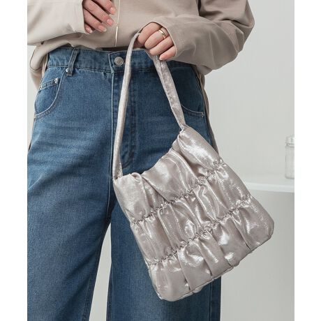 [^:GBG3041]point͓IȃV[OV_[ŁAȂ̃X^CɋPvX܂傤B̏íA؂₩ȃngpV_[obOŁAǂȂoɂ҂̃ACełBƓȃV[OfUCŁAl̖ڂ݊܂BJWAȃX^CʂȃV[܂ŁAL􂷂邱ƊԈႢȂBVvȂۂɎcfUĆAR[fBl[g̃ANZgɂȂAȂ̖͂Ă܂BdetailETOPB}Olbg{^dl/|Pbg~1BEgĥ郉nBE~jTCYŃR[f̃ANZgɁBsizeF20cm~F18cm@nhF19cmcolorAC{[EubNEO[