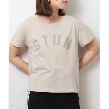 オーバーサイズシルエットショート丈ロゴプリントTシャツ