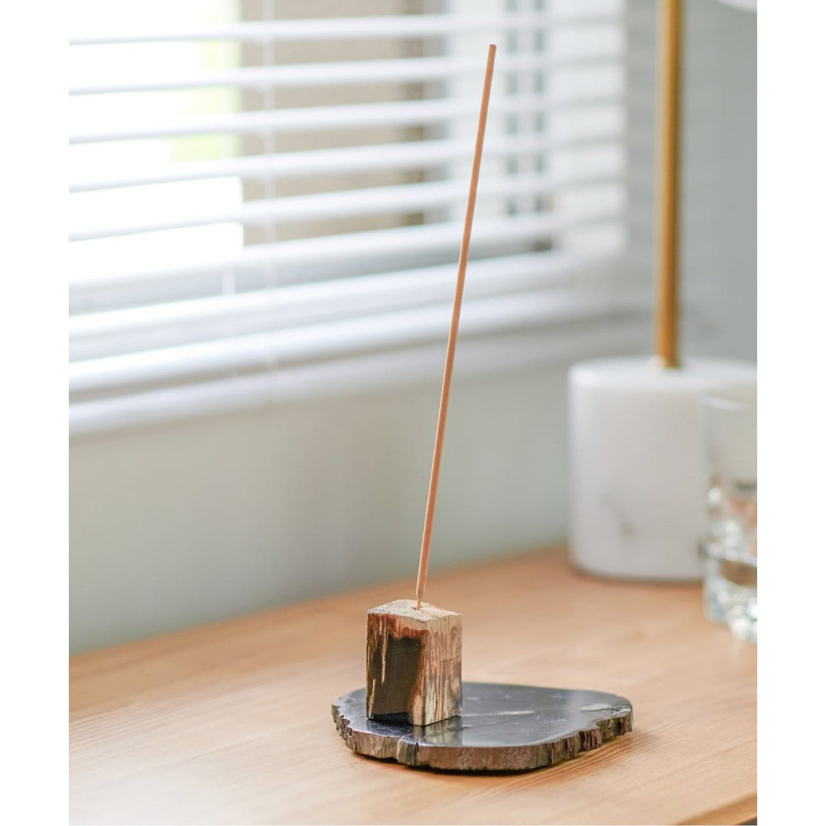 [}C]PETRIFIED WOOD INCENSE STAND Ebh CZXX^h/W[iX^_[ht@j`[iJOURNAL STANDARD FURNITUREj \m^J[ B