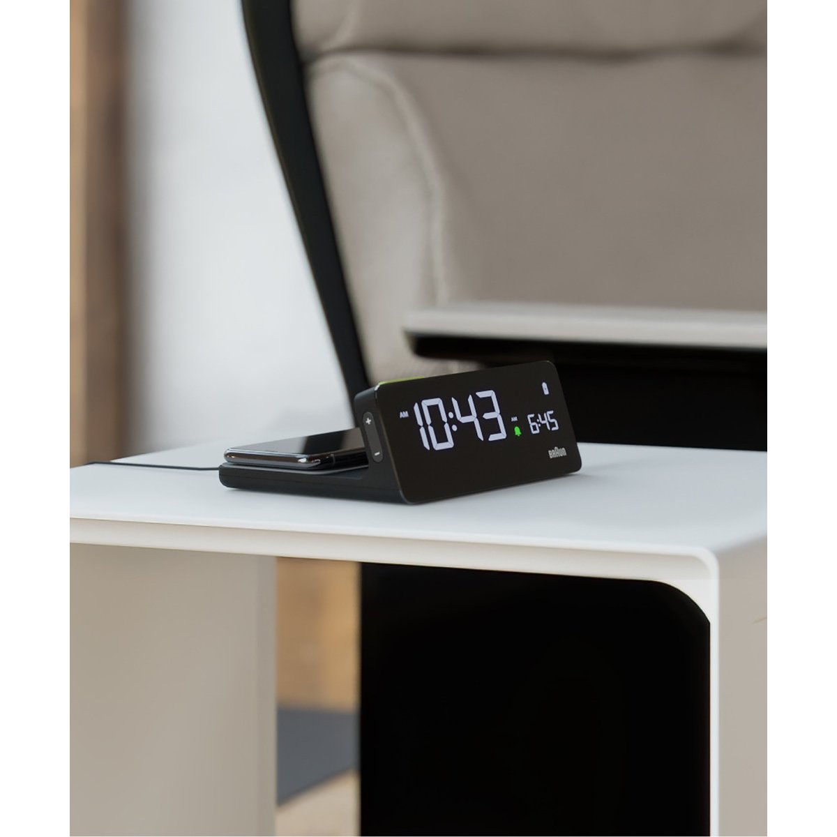 ☆【BRAUN/ブラウン】 CHARGER CLOCK BC21B Qiワイヤレス充電 置時計
