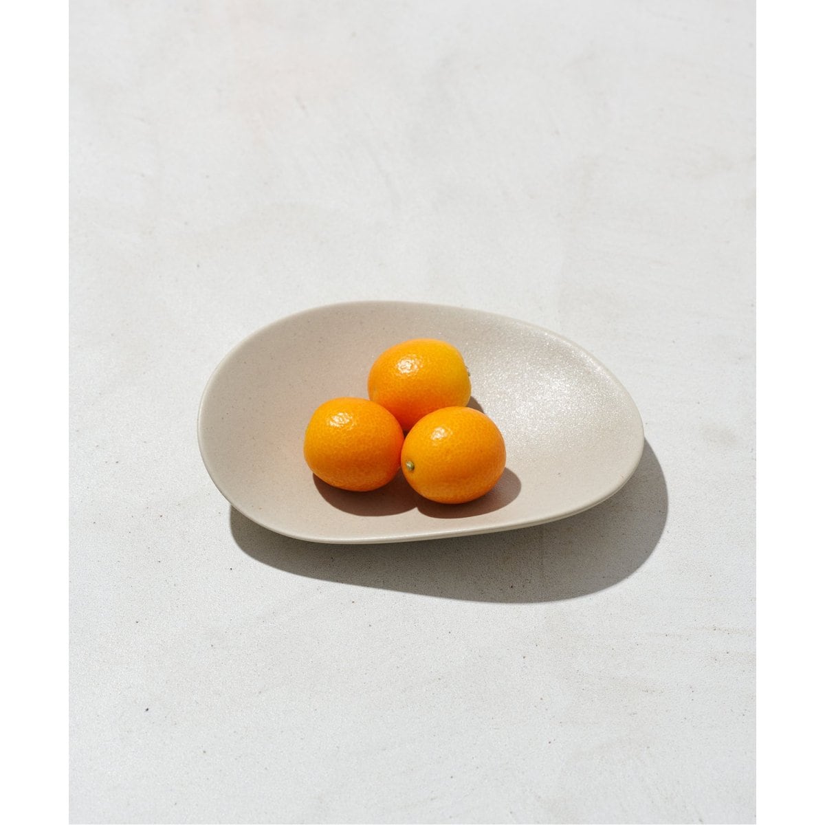 [}C]yNR CERAMICS/GkA[Z~bNzHIN PEBBLE PLATE S v[g 15/W[iX^_[ht@j`[iJOURNAL STANDARD FURNITUREj x[W