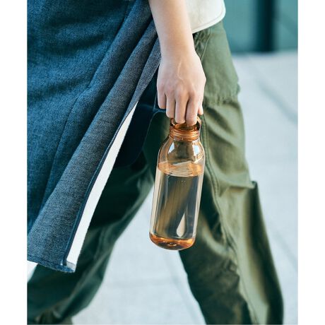 [^:25014940001770]ǂł炵AgyɉKɖ̐⋋T|[gyʂŃRpNgWATER BOTTLEBɂɂAgɓKfނ̗p܂B1]ŊȒPɊJ߂łẂAɃtBbgĎ₷nhtŁACyɎfUCłB邱Ƃőfނ̓tH̔ۗ܂BTCYႢ舵܂B300mlF25014940001570500mlF25014940001670950mlF25014940001770ގ[eAW] : PCTiTCNfށuTritan? RenewvgpjϔMx: 80ގ [pbL] : VR[SϔMx: 100H@gp / BPAt[ / {i͈p{głdqWłgp܂񁛉΂̂΂ɒuȂłgp͉𑁂߂ɗƂA\ɊĕۊǂĂ̍ۂ̓NU[₽킵gpȂłH@ł̂gpɍۂĂ͐iɗ͂悤Ȋi[͔ċ@̏㕔ɒuĂj␅ŘɂȂ܂̂ŗƂ苭Ռ^Ȃłό`ǰɂȂ܂̂ŗⓀɂɓĎgpȂłԂ̒ȂǍɂȂ鏊ɂ͕uȂłkނ̔Ɋ܂܂eyɂώꍇ܂̂Ŋkނ̃W[Xɂ͎gpȂł\ʂɌՂڗꍇ܂AɐˋN芊炩ɎdグՂł\ʂɍׂڗꍇ܂Ai̐`ɐ̂ŋTł͂܂83 x H246 mm / 950 ml / 120 g{̂̍(WȂ) H217 mmyKINTO/Lg[z1972NɎꌧɂđnƁBG邽сAgсA떞̂ÂڎwAe[uEFAhNEFAACeAG݂Ȃǂ̊J|uhBjafacmetableware