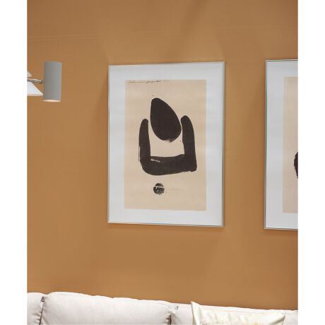 [^:25016940008870]t[tWAXErVG̃|X^[́A捂Ő_̍ە\͂łBneyɂȌȌ`Ɨ]̔AԂɐ[ÂƎIȕ͋C炵܂Bmvzɉe󂯂íAl̓ʂɌ肩ACeAɎ邱ƂŁAґzIȔY邱Ƃł܂BWAXErWGiJulius Bissier, 1893-1965j́AhCc̉ƂłA20I̒ی|pɂēƎ̈ʒuzlłBɂ͋ۓIȐÕ╗i`Ă܂A1930Nȍ~AmvzTAɉe󂯁A_̍ە\ւƈڍs܂BɖnƃeypíAȌȂ[ےAґzIȐEς\Ă܂Bނ̍íAFʂ`̃oXɗDAÂƋْƓ̔Ă܂B1950Nȍ~͍ۓIɂڂAFlcBAErGi[hN^Ȃǂ̓WɎQBӔNɂ̓XCXEAXRiɈڂZ݁ARƒa̒őn𑱂܂BrVG̍íAPȂ鎋oIȔłȂAʂւ̖₢␸_IȐ[݂̂łAɂĂ̐lXɐÂȊ^Ă܂ByTCYz42.5@64.5ytizt[t