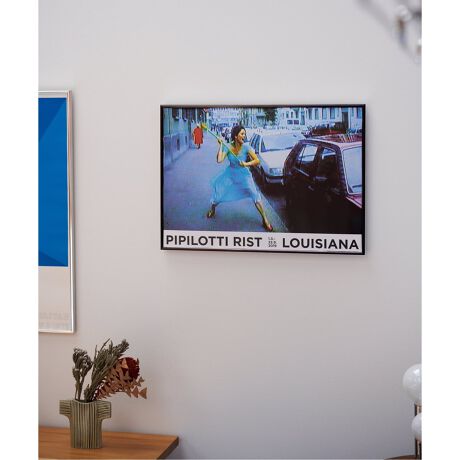 [^:25016940010870]f}[Nɂ郋CWAiߑpق̃t[tIWi|X^[B̃GLVrṼ|X^[RNV́APȂW̋L^𒴂uA[givƂāA̐lX𖣗Ă܂BCWAiߑpقł́AߋyьɎ܂ł̗lXȃGLVrṼ|X^[̔Ă܂BsJ\A}eBXAL[XEwO⃔HtKOEeB}XȂǁACWAipق̗jʂẴA[eBXgƂ̃|X^[͂܂Ɉ̕iłB̎ނ͎200ȏƂȂANVRNVĂ܂BCWAipق̃IWi|X^[CeAɎƁAԂɐꂽk̔ӎƌ|pIȐ[݂܂BiȈƑ_ȍ\}AǖʂM[̂悤ɉoBA[gƂĂ̑݊ȂAɎRɗnރfUCŁA͋̕CiグĂ܂ByLouisiana Museum of Modern ArtzCWAipق́Af}[NEtxbNɂ鐢EIɗLȋߌpقłB1958NɃNkhEWECFZɂĐݗARƌzAA[gaԂłBsJ\EH[zAԜ\Ȃǂ̍i܂ޖ4000_̃RNVA뉀C]ރP[V́BƑAɂzꂽ{݂ŁAA[gƎR̂Ŋy߂ꏊƂĐe܂Ă܂B