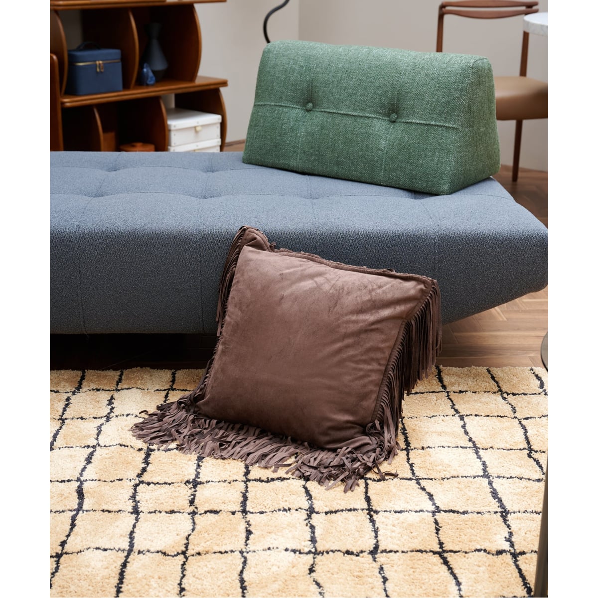 [}C]s\tSUEDE FRINGE CUSHION NbVJo[45cm/W[iX^_[ht@j`[iJOURNAL STANDARD FURNITUREj uE