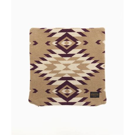 [^:25013972000070]̓Jo[݂̂̔̔łBނ͕ʓr߂BgfBViȃfUCPENDLETON CUSHION COVERBSuD́Å̂D肪B AJ̃gfBVilCeBup^[AԂɌƉ݂vXBƎ̃p^[FǵAؐƋt[Oɒa₷AԂɉ݂ƌ܂BrOxbh[AԓLvɂ߂łByPENDLETON / yhgz1909N/PENDLETONЂ͗r̎ƃE[̐YɍœKȁA₩ȋCƖLȐ̂ISBEPENDLETON̒ɎЖaэHnƁAlCeBuAJ̃uPbg̐YJn܂B̃NIeBƑN₩ȐFAGȃp^[ނ̋VɂȂĂ͂ȂȂ݂ƂȂ܂B̌AYAp̕X^[gAN₩ȃJ[ƕGȃp^[̃E[VcXIɃqbg܂BɃfB[XAANZT[Ȃǂ𔭕\AAJłȂĂ͂ȂȂ݂ƂȂ܂B100Nȏ̊ԁAPENDLETONЂ̓AJX^C̕W肾Ă܂B6ɂ킽t@~[Jpj[PENDLETONЂł邩炱AՓIȃE[̕iƃfUC葱邽߁AAJ̈YAADEl̋ZɂAɂ킽舤AMuhłB