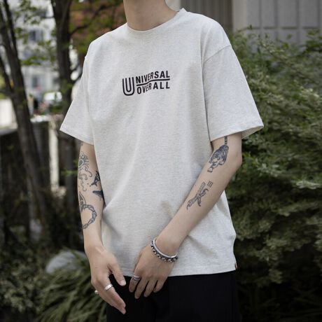 [^:U2513208]lCUNIVERSAL OVERALL̃Z^[S TEEB݊Q3Do[vgfUĆA1Ŏ̃ACeBuh̃ACRł郍Stgɂ炢A~j}ȂƑ݊ꖇłBubN͂肰ȂFvgŃVbNɁAzCgƃI[g~[̓RgXǧubNSŃN[ɁBCh߂̃VGbgghoAjZbNXŒNł₷fUCłBꖇŒĂACi[gĂlɂȂ閜\ACeB[NX^CXg[gA[h܂ŁALΉ\łByUNIVERSAL OVERALLz1924NɑnƂAJAVJS̃[NEFAuhłAjo[TI[o[I[Bn[hŃ[YiuȃACeAق1I߂ɓnSĒǋA݂łȂA[NEGAƂāÃ[J[ɎxĂBłAԂ̃Rbg̃[NpcJo[I[AVbvR[ǵAÂǂAJ̃[NEFAD{̃t@Ă郍OZ[ACełB܂Aނ̓^tȃ[NEGAǋĂŁA蒅pɑ΂đϋvȃ|GXeã`mfނ肢Ã[J[瑽̎x𓾂ĂT/C`mpćA݂ł̓[Nt@bVvf̕K{łԑfނƂđ̕ɎxĂB