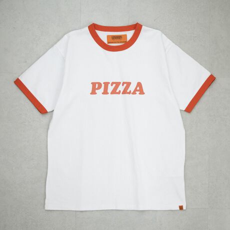 [^:U2514212]VvȂ̂Ƀ|bvIVѐS_̃t[hvgTVcV[Y uPIZZAvuPOPCORNvuDONUTSvuC.BEERvuHOTDOGvȂǁAv킸󂢂Ă܂ȃt[htgɑ_vgꂽj[NTVcoIJtȎ񌳂̃uANZgɂȂĂāAVvȂR[fBl[g̎ɂ҂BjZbNXfUCŁAFBJbvł낢ɂĂyUNIVERSAL OVERALLz1924NɑnƂAJAVJS̃[NEFAuhłAjo[TI[o[I[Bn[hŃ[YiuȃACeAق1I߂ɓnSĒǋA݂łȂA[NEGAƂāÃ[J[ɎxĂBłAԂ̃Rbg̃[NpcJo[I[AVbvR[ǵAÂǂAJ̃[NEFAD{̃t@Ă郍OZ[ACełB܂Aނ̓^tȃ[NEGAǋĂŁA蒅pɑ΂đϋvȃ|GXeã`mfނ肢Ã[J[瑽̎x𓾂ĂT/C`mpćA݂ł̓[Nt@bVvf̕K{łԑfނƂđ̕ɎxĂB